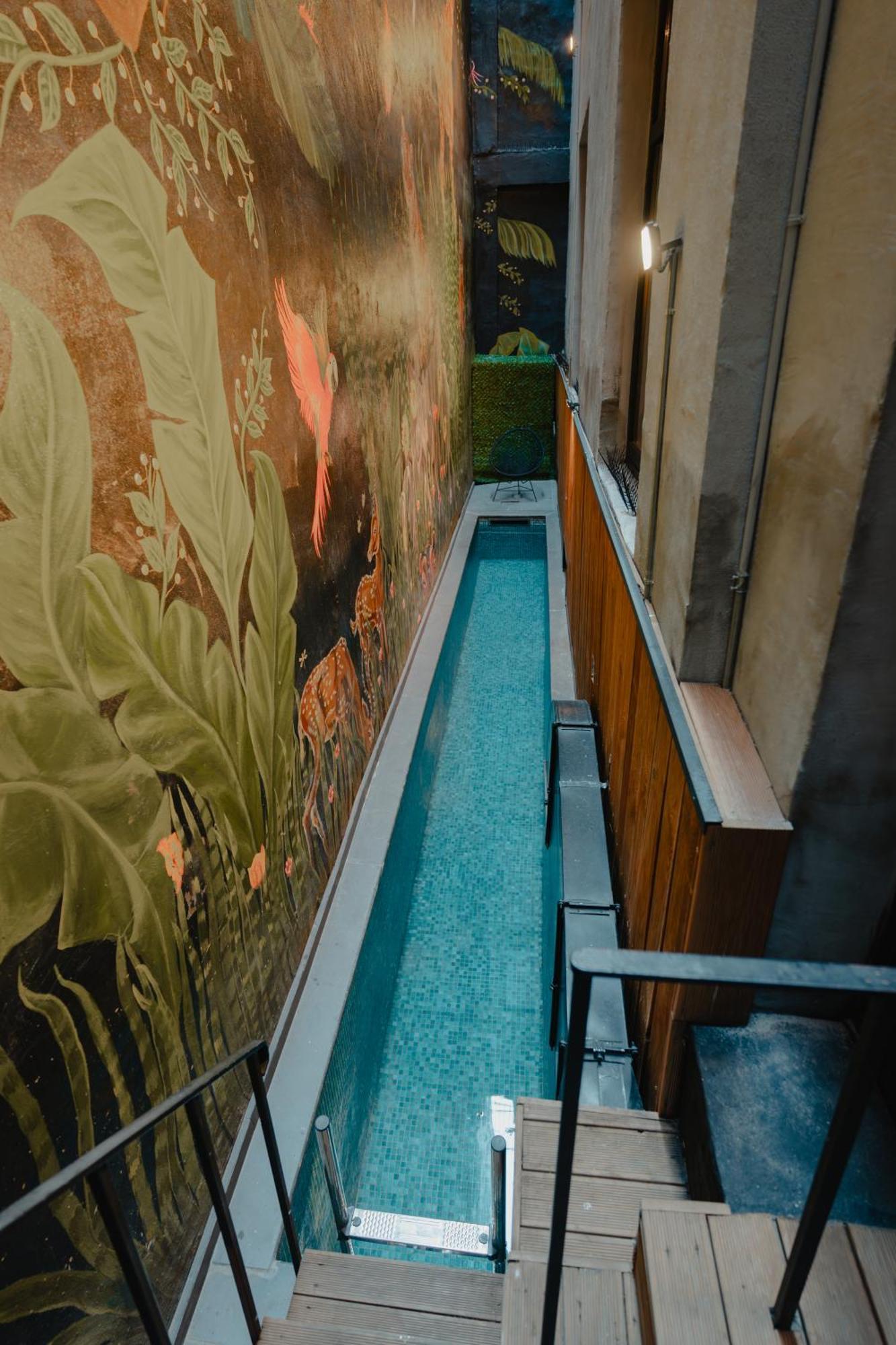Ruz Hotels Istanbul Exteriör bild The water feature